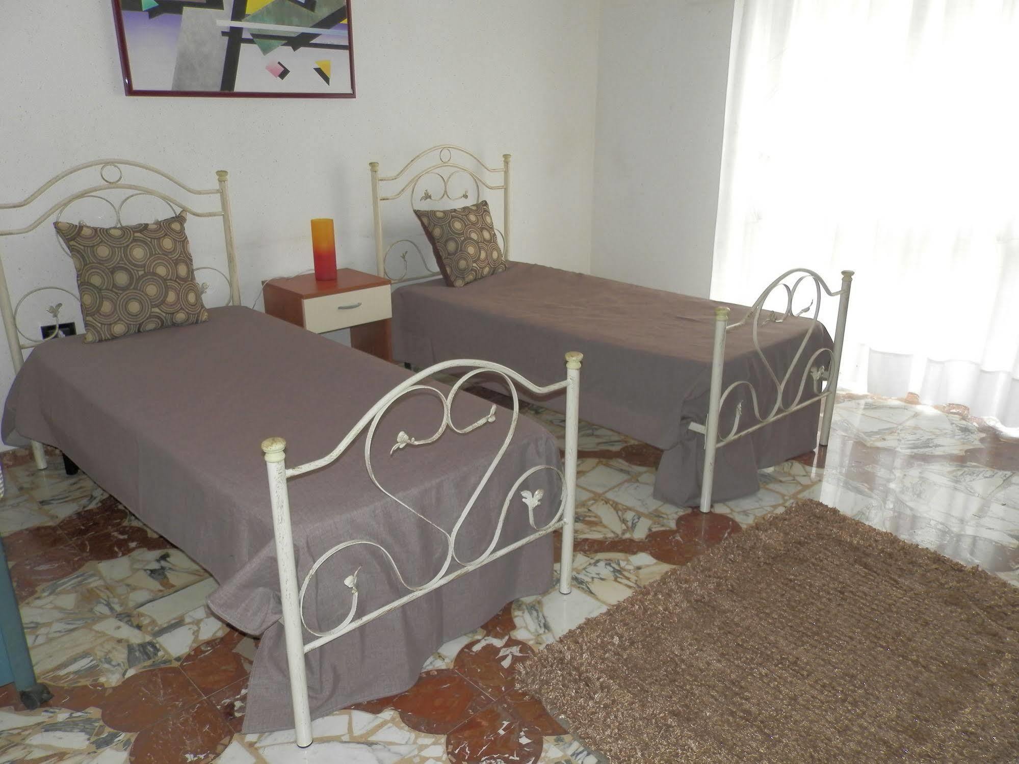 Solarino Il Giardino Delle Calendule B&B المظهر الخارجي الصورة